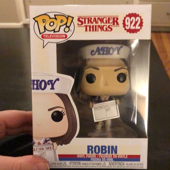 Funko Pop - Stranger Things - Robin # 922 New in box. Discounts on bundles!